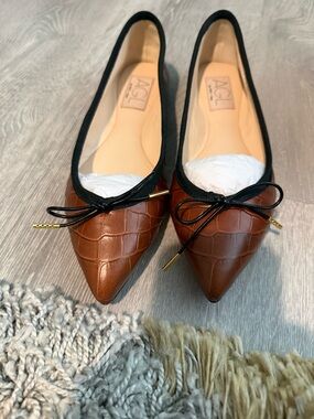 AGL Cognac Croc-Embossed Pointed Ballet Flat with Black Trim and Bow